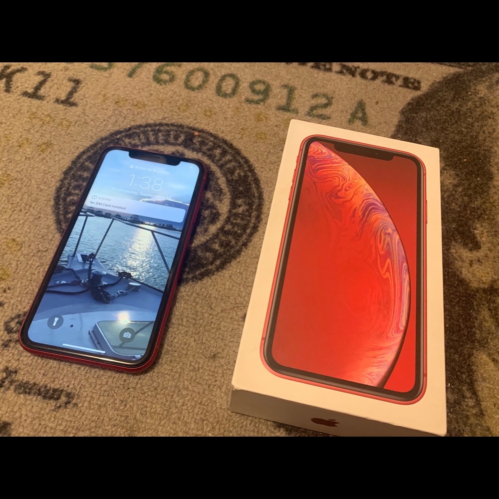 iPhone XR Red